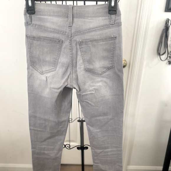 Women’s gray high rise jeans - Picture 2 of 2